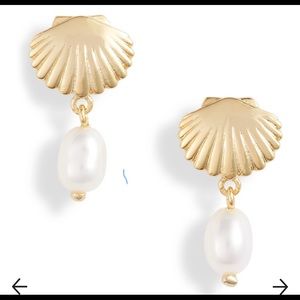 Gorjana Seashell Pearl earrings, Dainty Earrings, Perfect condition, Never worn